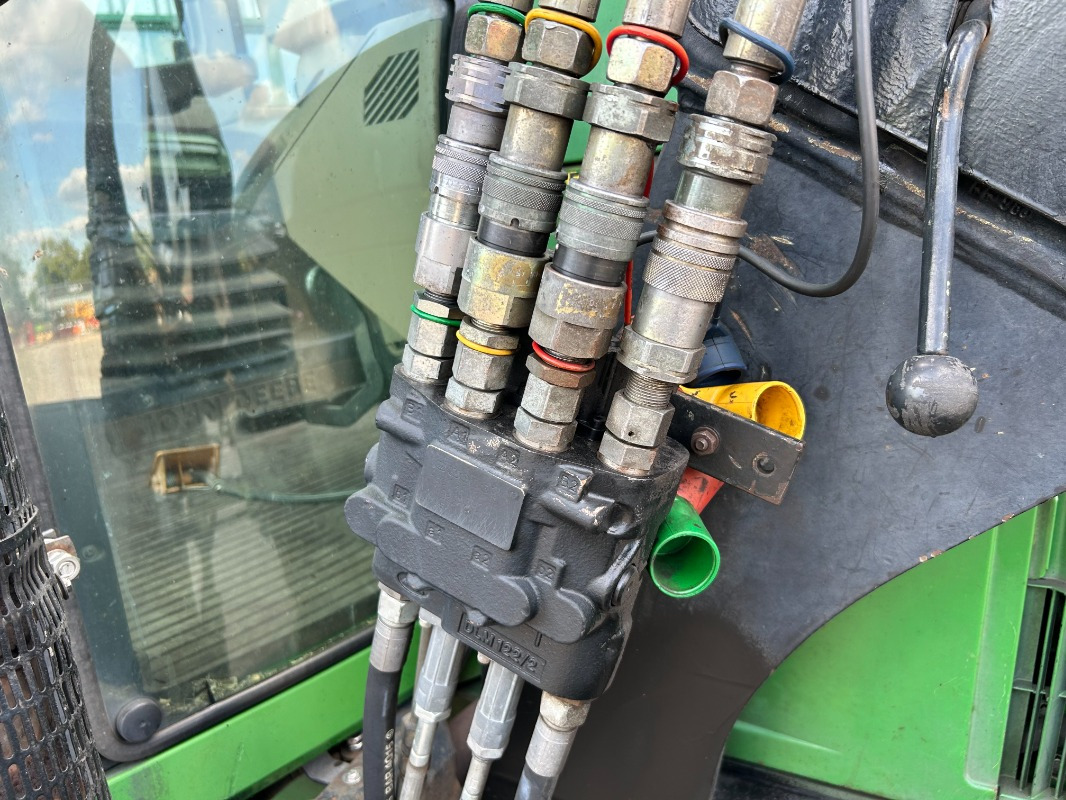 John Deere 6110 - جرار: صورة 2 John Deere 6110 - جرار: صورة 2
