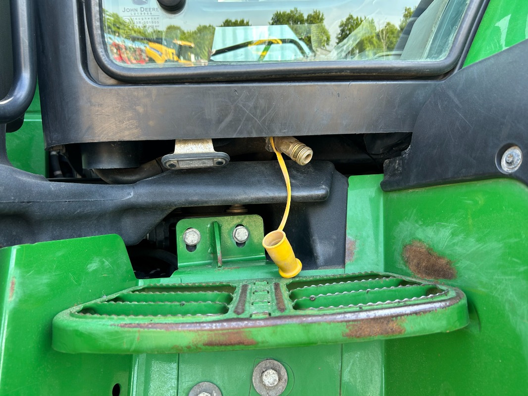 جرار John Deere 6195R: صورة 17