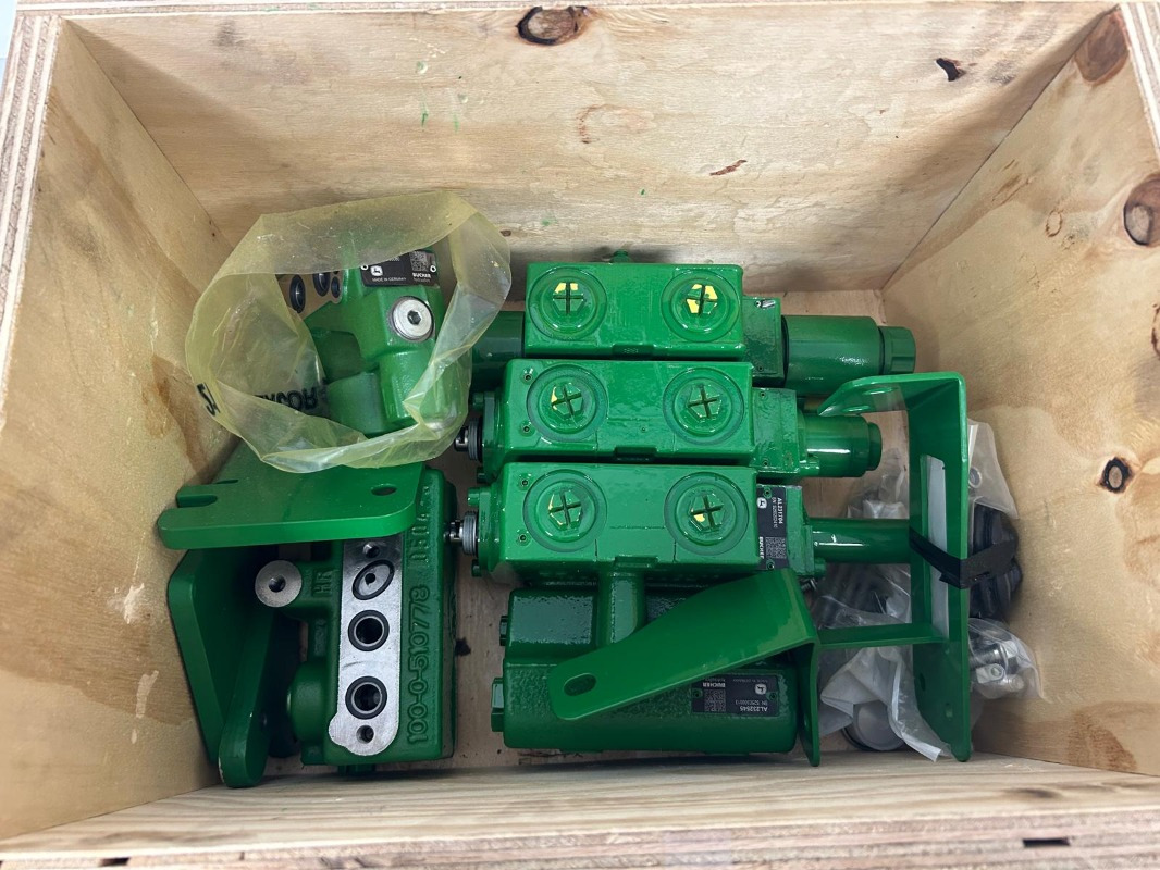 John Deere Einhebelsteuergerät mechanisch vom 6155R - أجهزة هيدروليكية - آلات زراعية: صورة 2 John Deere Einhebelsteuergerät mechanisch vom 6155R - أجهزة هيدروليكية - آلات زراعية: صورة 2