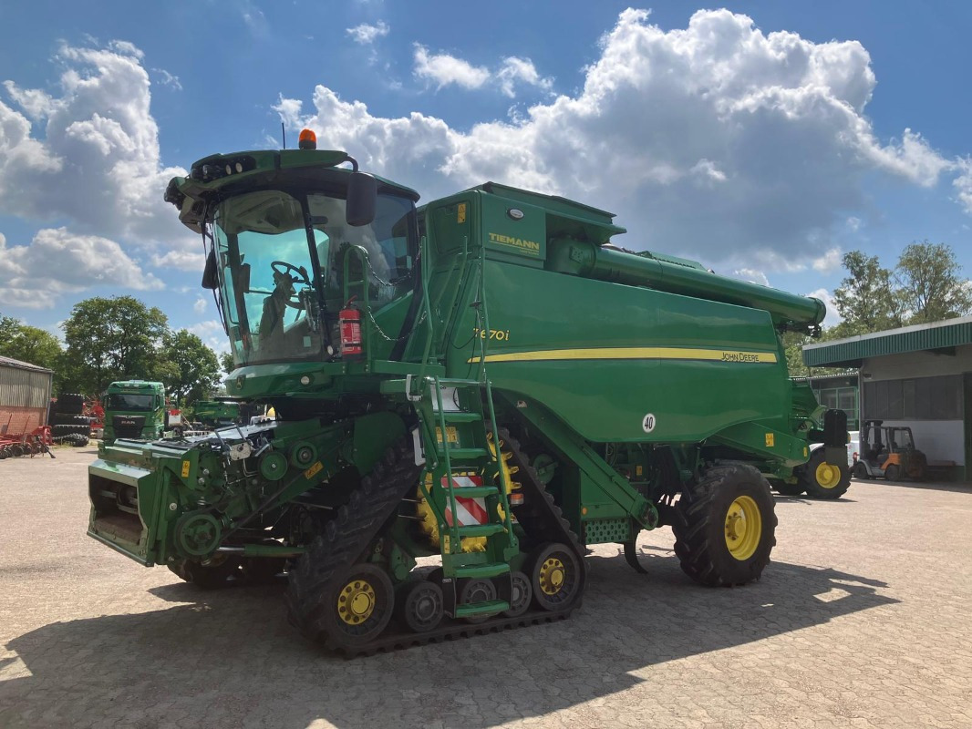 John Deere T670 - حصادة: صورة 1 John Deere T670 - حصادة: صورة 1