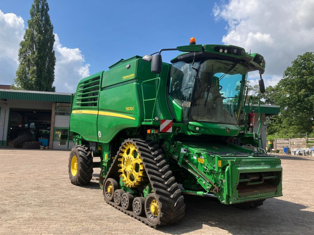 John Deere T670 - حصادة: صورة 4 John Deere T670 - حصادة: صورة 4