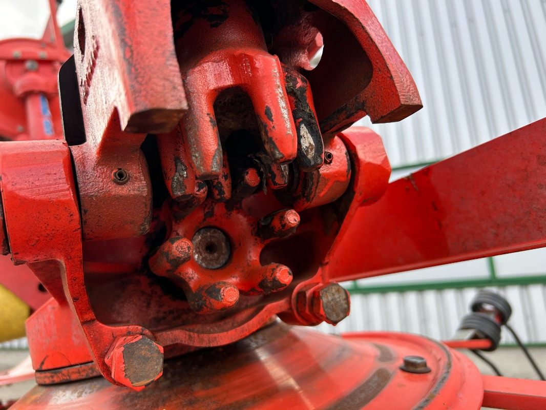 Kuhn GF 5001 MH - نشارة الدريس/ شوكة جرف: صورة 3 Kuhn GF 5001 MH - نشارة الدريس/ شوكة جرف: صورة 3
