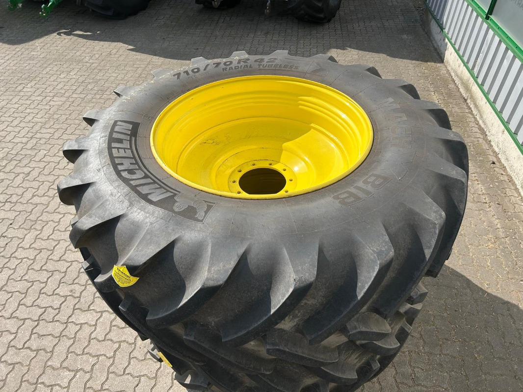 Michelin Kompletträder 710/70R42 600/70R30 - إطارات: صورة 3 Michelin Kompletträder 710/70R42 600/70R30 - إطارات: صورة 3