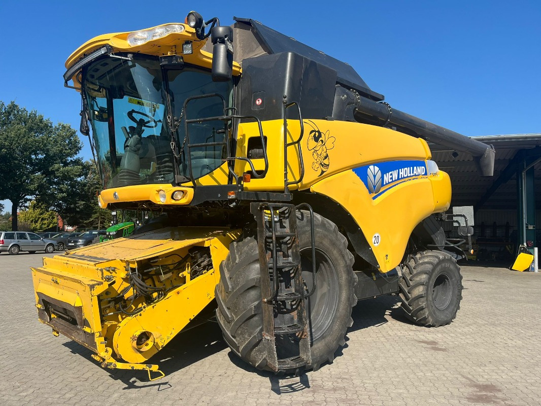 New Holland CR 9080 - حصادة: صورة 2 New Holland CR 9080 - حصادة: صورة 2