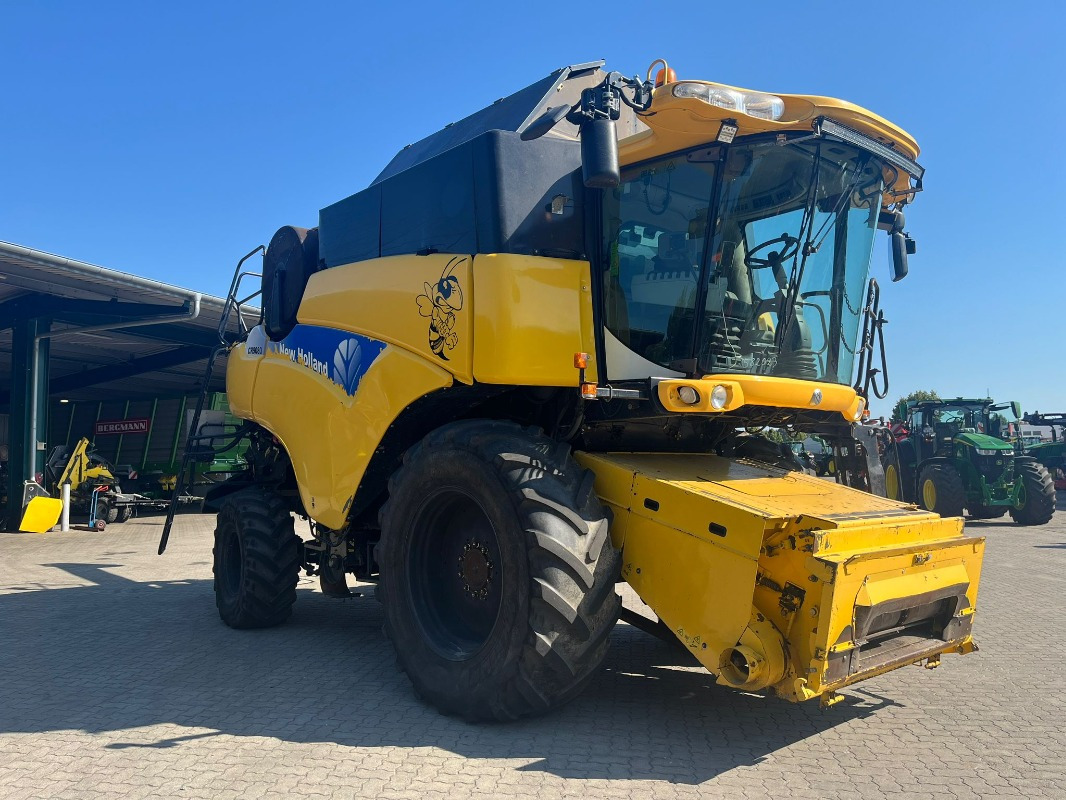 New Holland CR 9080 - حصادة: صورة 4 New Holland CR 9080 - حصادة: صورة 4