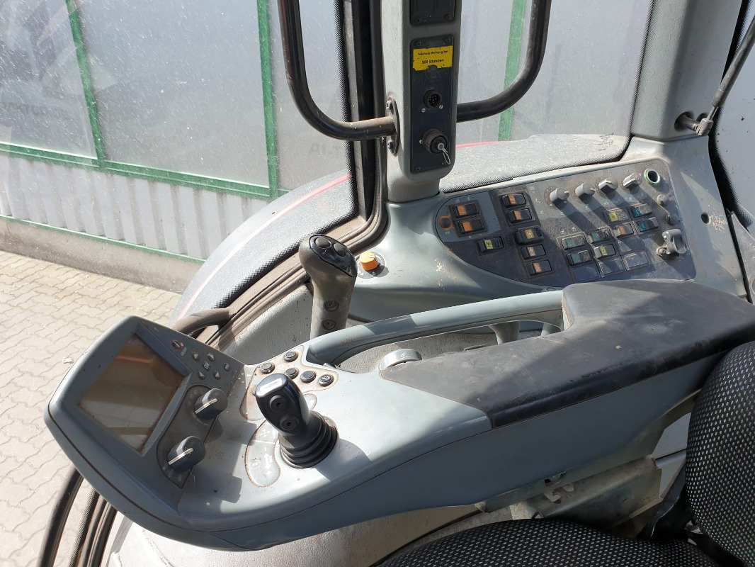 Valtra T151 - جرار: صورة 4 Valtra T151 - جرار: صورة 4