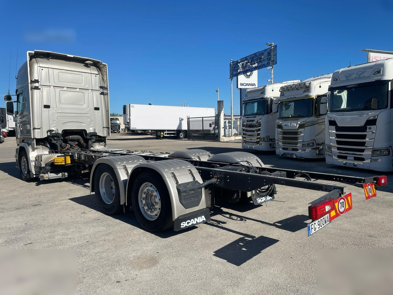 SCANIA R580 - شاحنة بهيكل معدني للمقصورة: صورة 3 SCANIA R580 - شاحنة بهيكل معدني للمقصورة: صورة 3