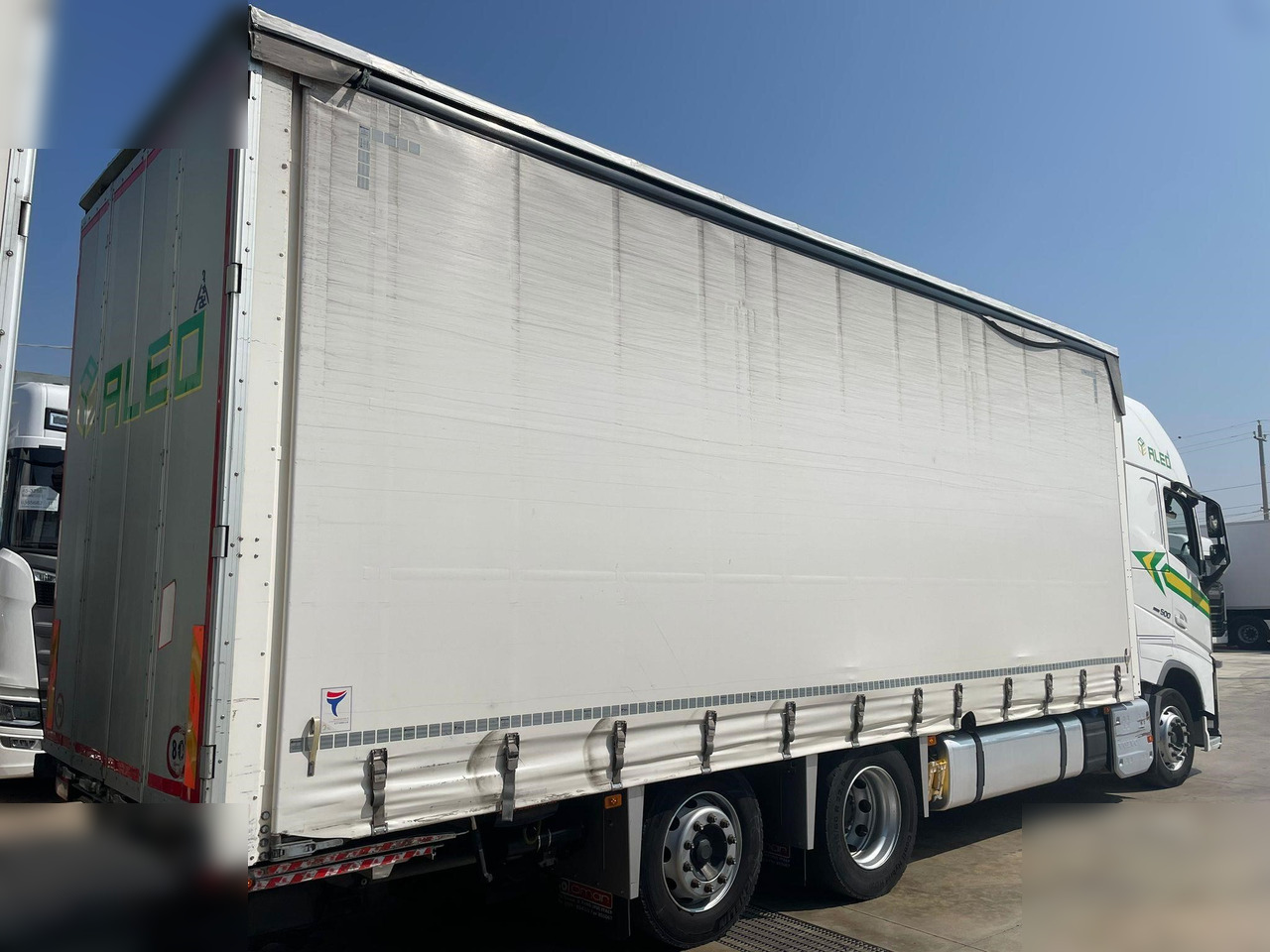 VOLVO FH13.500 - شاحنة ذات ستائر جانبية: صورة 4 VOLVO FH13.500 - شاحنة ذات ستائر جانبية: صورة 4