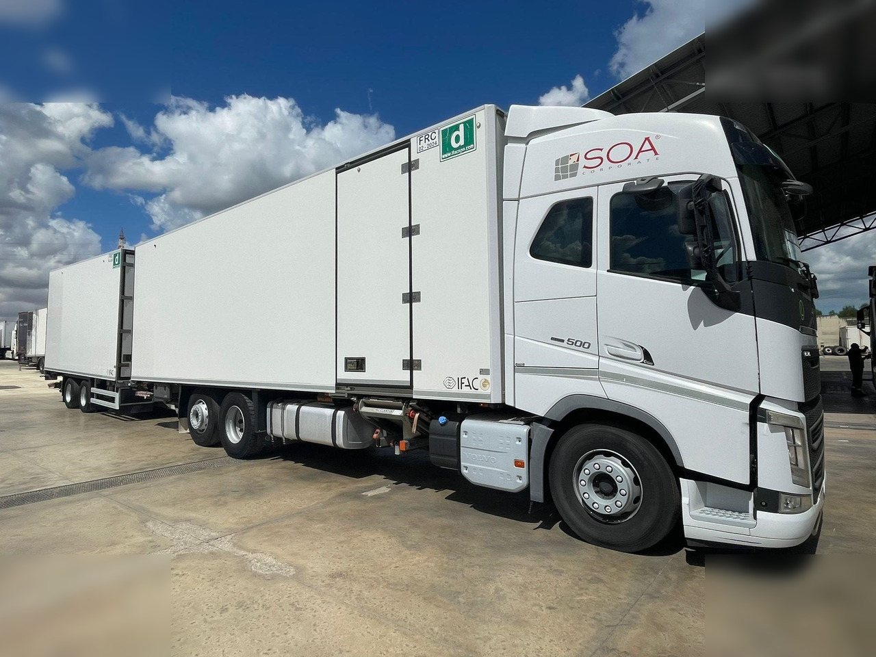VOLVO FH500 - شاحنة ذات مبرد: صورة 1 VOLVO FH500 - شاحنة ذات مبرد: صورة 1