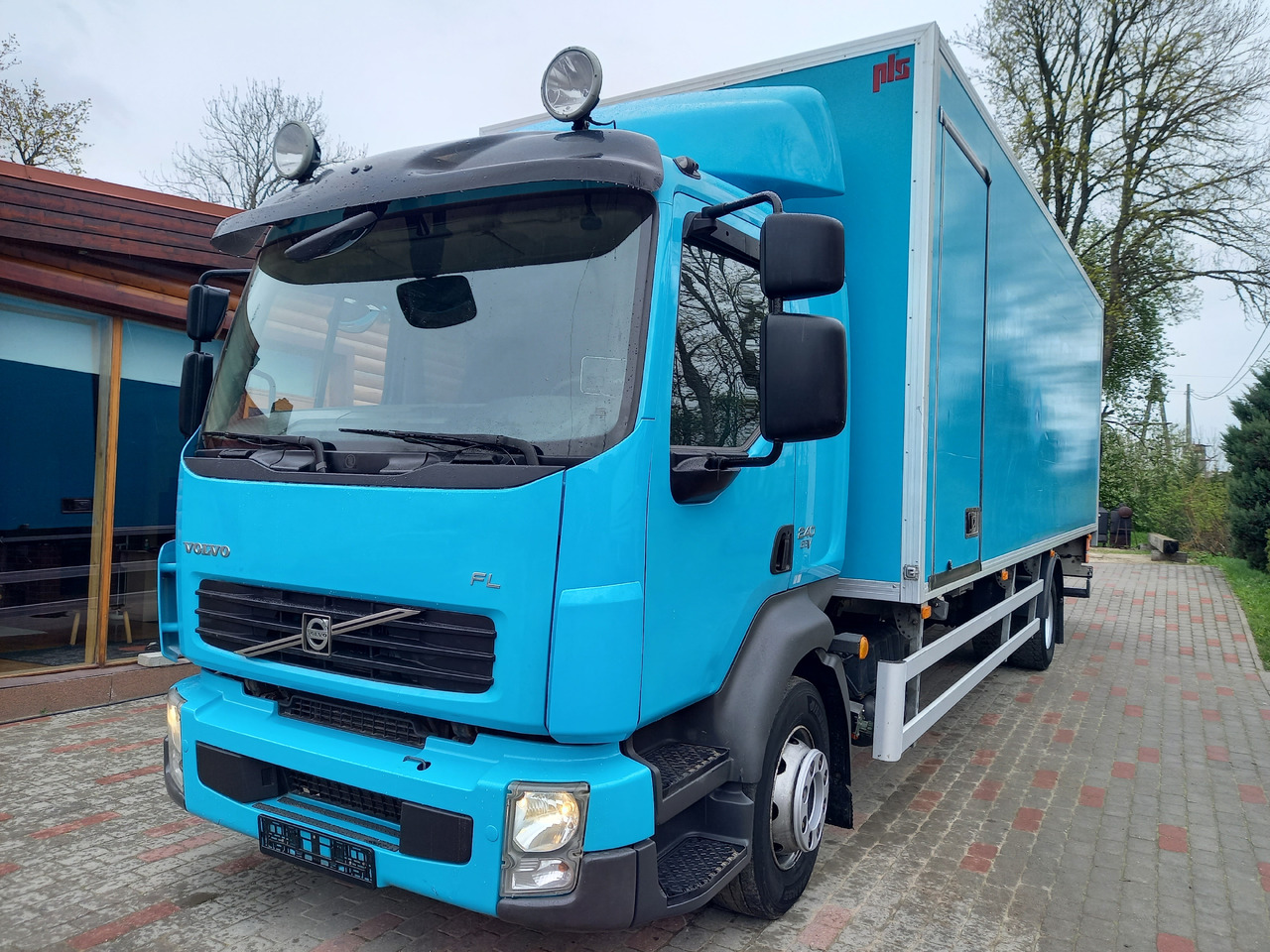 VOLVO FL, 4x2, 16000 KG. EEV - شاحنة صندوقية: صورة 1 VOLVO FL, 4x2, 16000 KG. EEV - شاحنة صندوقية: صورة 1