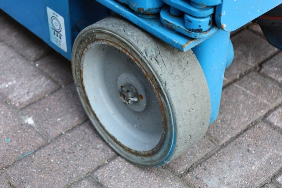 Genie GR20 Electric, 8m Working Height, Non Marking Tyre - مرفاع مفصلي: صورة 4 Genie GR20 Electric, 8m Working Height, Non Marking Tyre - مرفاع مفصلي: صورة 4