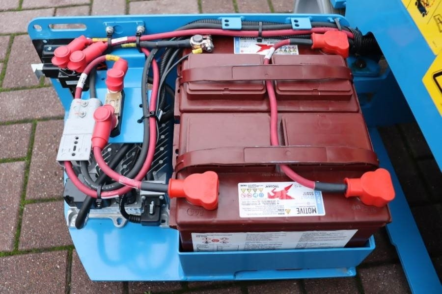 Genie GS1330M All-Electric DC Drive, 5.9m Working Height - مرفاع مقصي: صورة 5 Genie GS1330M All-Electric DC Drive, 5.9m Working Height - مرفاع مقصي: صورة 5