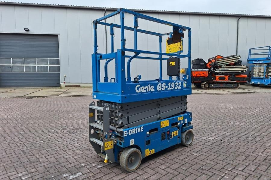 Genie GS1932 E-Drive Several In Stock, 8m Working Height - مرفاع مقصي: صورة 2 Genie GS1932 E-Drive Several In Stock, 8m Working Height - مرفاع مقصي: صورة 2