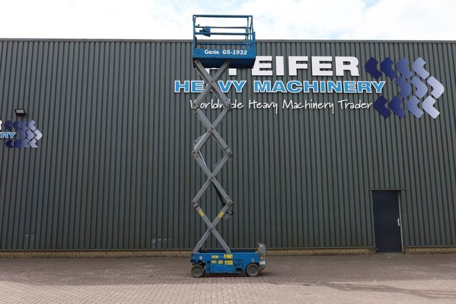 Genie GS1932 Electric, Working Height 7.8 m, 227kg Capac - مرفاع مقصي: صورة 3 Genie GS1932 Electric, Working Height 7.8 m, 227kg Capac - مرفاع مقصي: صورة 3
