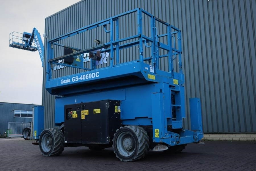 مرفاع مقصي Genie GS4069 Electric, 14m Working Height, 363kg Capacit: صورة 8