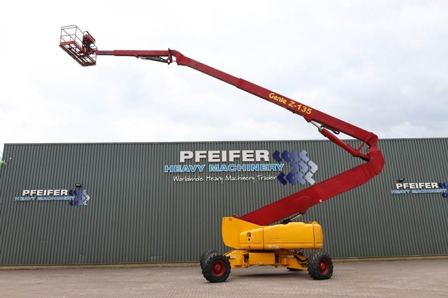 Genie Z135/70 Diesel, 4x4x4 Drive, 43m Lifting Height, 2 - مرفاع مفصلي: صورة 3 Genie Z135/70 Diesel, 4x4x4 Drive, 43m Lifting Height, 2 - مرفاع مفصلي: صورة 3