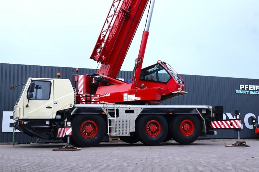 Grove GMK3060 Diesel, 6x6x6 Drive, 60t Capacity, 43m Mai - رافعة لجميع التضاريس: صورة 2 Grove GMK3060 Diesel, 6x6x6 Drive, 60t Capacity, 43m Mai - رافعة لجميع التضاريس: صورة 2