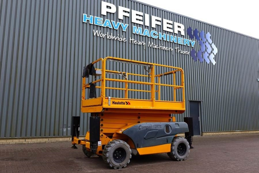 Haulotte Compact 12RTE Electric, 12m Working Height, 450kg - مرفاع مقصي: صورة 1 Haulotte Compact 12RTE Electric, 12m Working Height, 450kg - مرفاع مقصي: صورة 1