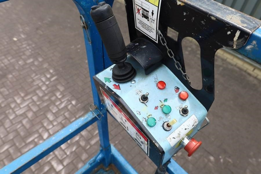 Haulotte Compact 12RTE Electric, 12m Working Height, 450kg - مرفاع مقصي: صورة 4 Haulotte Compact 12RTE Electric, 12m Working Height, 450kg - مرفاع مقصي: صورة 4