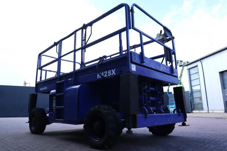 Haulotte H12SX Diesel, 4x4 Drive, 12m Working Height, 700kg - مرفاع مقصي: صورة 3 Haulotte H12SX Diesel, 4x4 Drive, 12m Working Height, 700kg - مرفاع مقصي: صورة 3