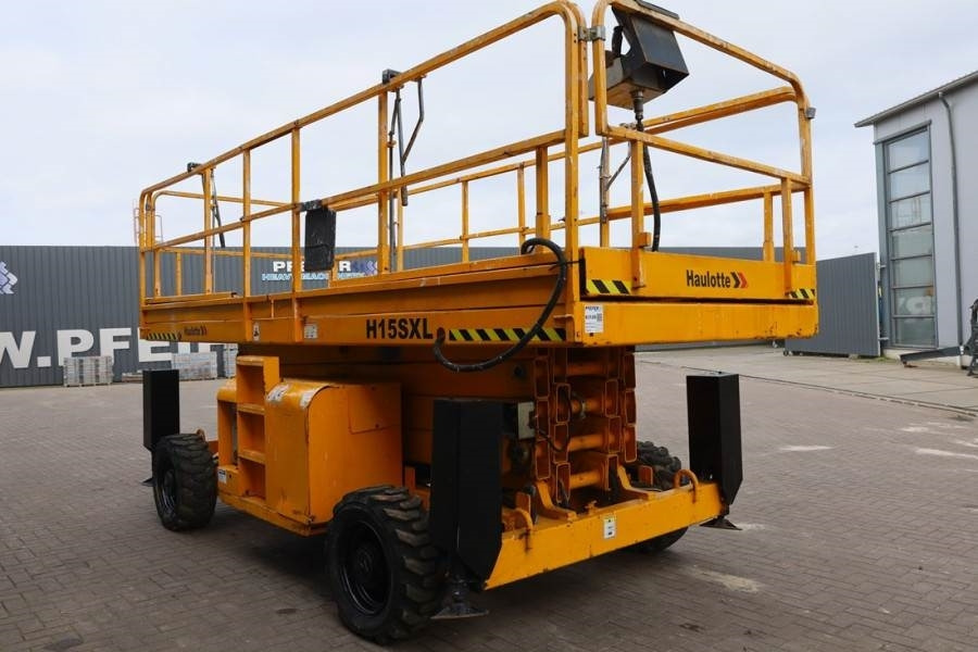 Haulotte H15SXL Diesel, 4x4 Drive, 15m Working Height, 500k - مرفاع مقصي: صورة 2 Haulotte H15SXL Diesel, 4x4 Drive, 15m Working Height, 500k - مرفاع مقصي: صورة 2
