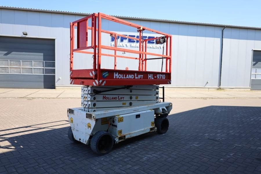 Holland Lift Ecostar HL-9710 Electric, 12m Working Height, 325k - مرفاع مقصي: صورة 2 Holland Lift Ecostar HL-9710 Electric, 12m Working Height, 325k - مرفاع مقصي: صورة 2