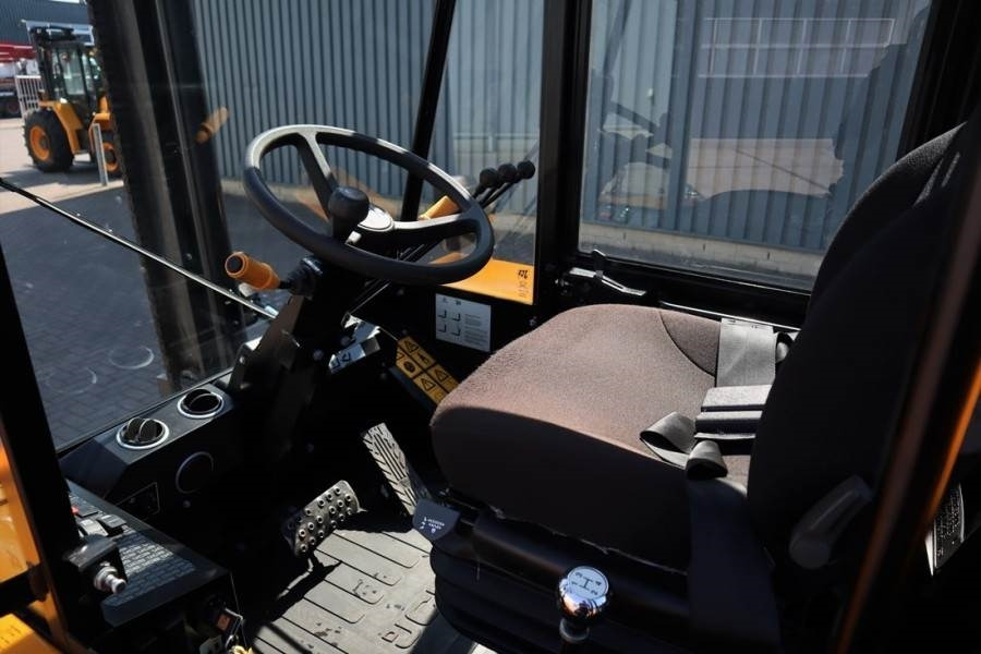 JCB 940-4 T4 Valid inspection, *Guarantee! Diesel, 4x4 - رافعة شوكية للأراضي الوعرة: صورة 4 JCB 940-4 T4 Valid inspection, *Guarantee! Diesel, 4x4 - رافعة شوكية للأراضي الوعرة: صورة 4