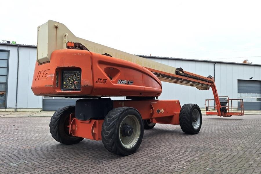 JLG 1200SJP Diesel, 38.7m Working Height, 23.5m Reach, - مرفاع مفصلي: صورة 2 JLG 1200SJP Diesel, 38.7m Working Height, 23.5m Reach, - مرفاع مفصلي: صورة 2