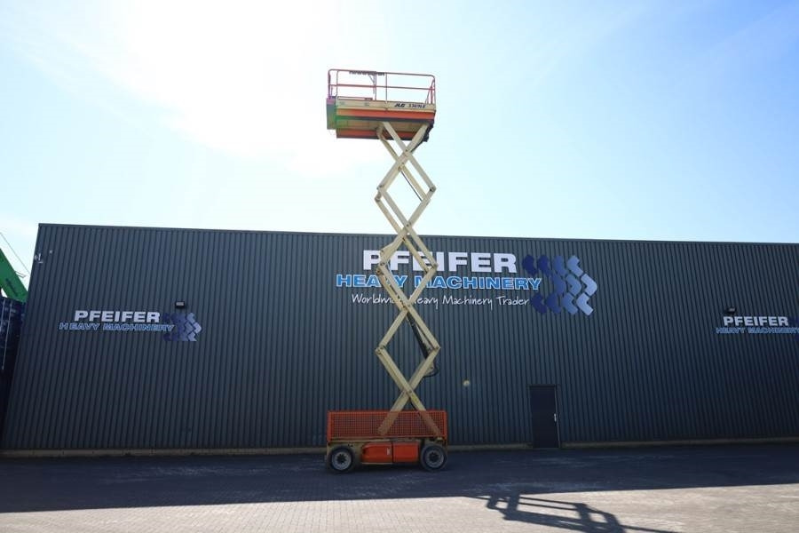 JLG 3369LE Electric, 12m Working Height, 450kg Capacit - مرفاع مقصي: صورة 3 JLG 3369LE Electric, 12m Working Height, 450kg Capacit - مرفاع مقصي: صورة 3