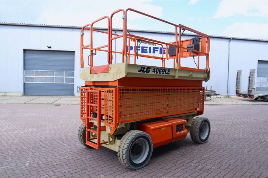 JLG 4069LE Electric, 14.2m Working Height, 360kg Capac - مرفاع مقصي: صورة 2 JLG 4069LE Electric, 14.2m Working Height, 360kg Capac - مرفاع مقصي: صورة 2