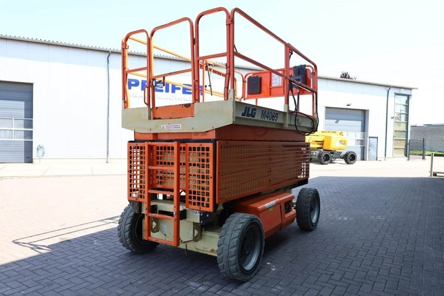 JLG M4069 Hybrid, 14.2m Working Height, 360kg Capacity  - مرفاع مقصي: صورة 2 JLG M4069 Hybrid, 14.2m Working Height, 360kg Capacity  - مرفاع مقصي: صورة 2