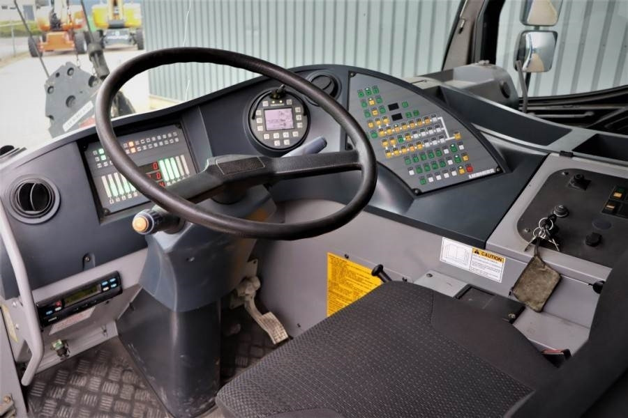 Liebherr LTM1050-3.1 6x4 Drive And 6-Wheel Steering, 50t Ca - رافعة لجميع التضاريس: صورة 4 Liebherr LTM1050-3.1 6x4 Drive And 6-Wheel Steering, 50t Ca - رافعة لجميع التضاريس: صورة 4