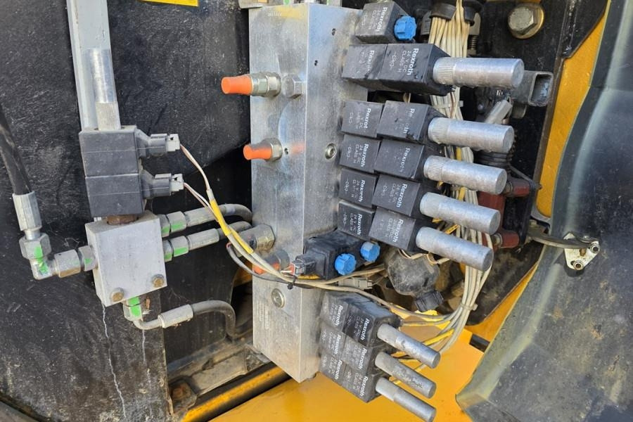 مرفاع مفصلي Manitou 150AETJ Compact As-Is, Electric, 15m Working Heigh: صورة 14