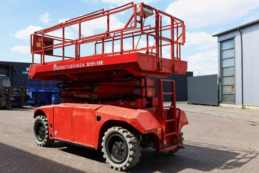 PB LIFT S151-19E 4x4 Electric, 4x4 Drive, 15m Working - مرفاع مقصي: صورة 1 PB LIFT S151-19E 4x4 Electric, 4x4 Drive, 15m Working - مرفاع مقصي: صورة 1