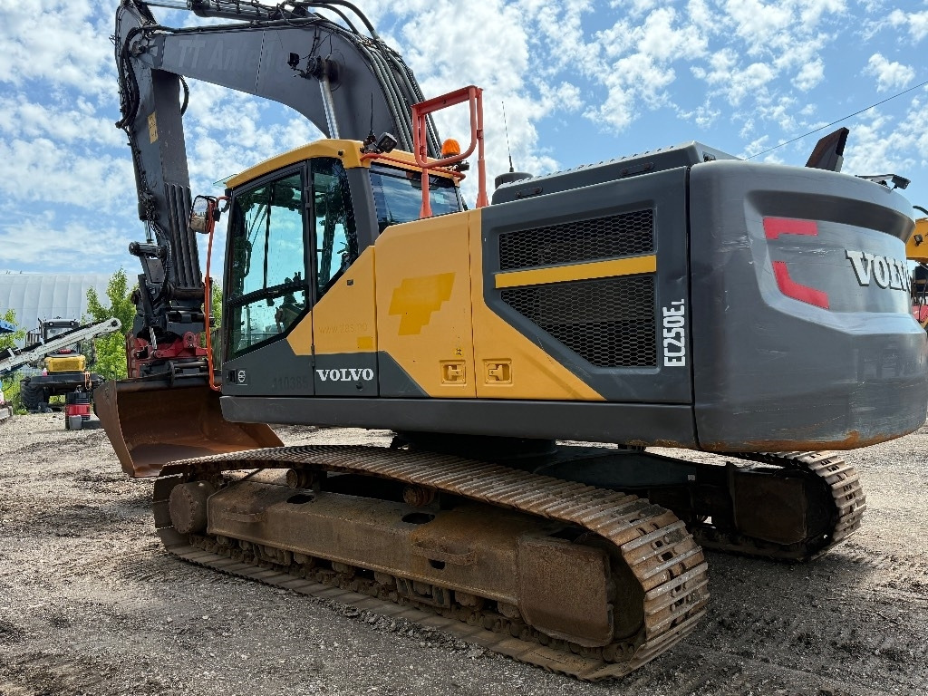 Volvo EC 250 E - حفار زاحف: صورة 2 Volvo EC 250 E - حفار زاحف: صورة 2