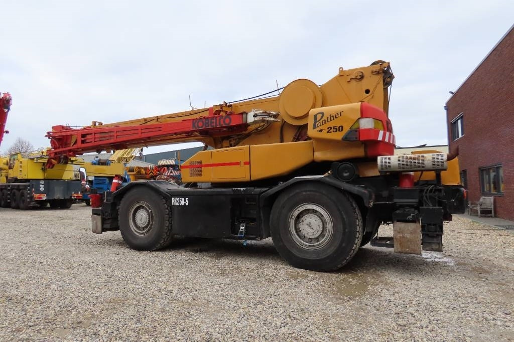 Kobelco RK 250-3 - موبايل كرين: صورة 4 Kobelco RK 250-3 - موبايل كرين: صورة 4