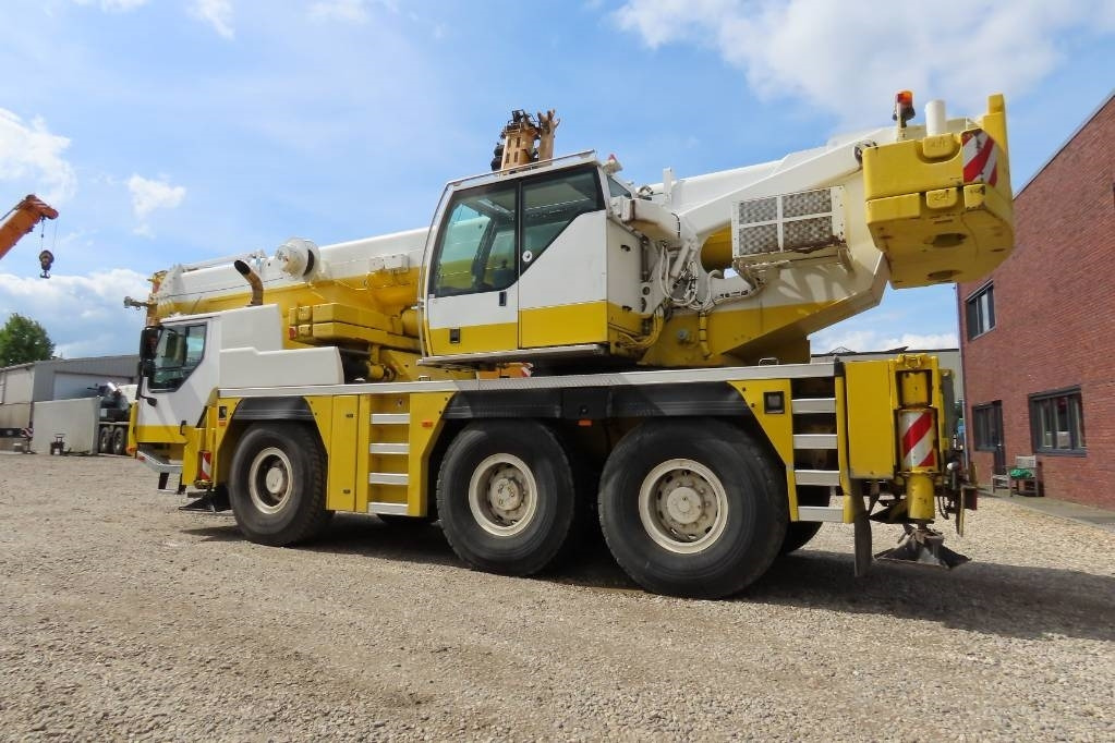 Liebherr LTM 1055-3.2 - رافعة لجميع التضاريس: صورة 4 Liebherr LTM 1055-3.2 - رافعة لجميع التضاريس: صورة 4