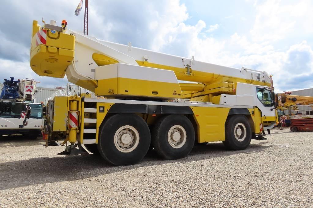 Liebherr LTM 1055-3.2 - رافعة لجميع التضاريس: صورة 3 Liebherr LTM 1055-3.2 - رافعة لجميع التضاريس: صورة 3
