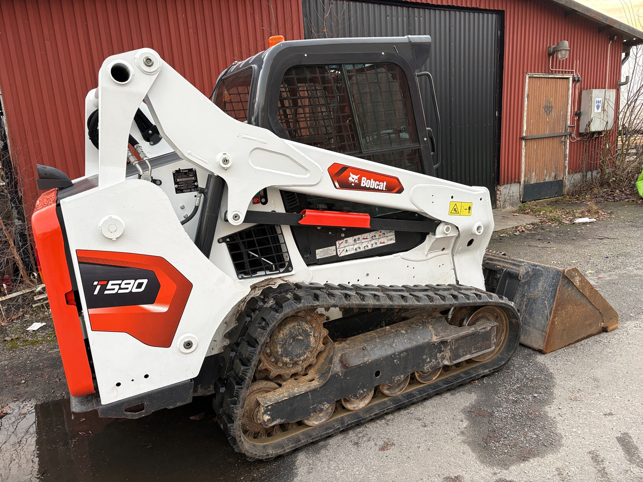 Bobcat T590 - اللودر المجنزر صغير: صورة 1 Bobcat T590 - اللودر المجنزر صغير: صورة 1