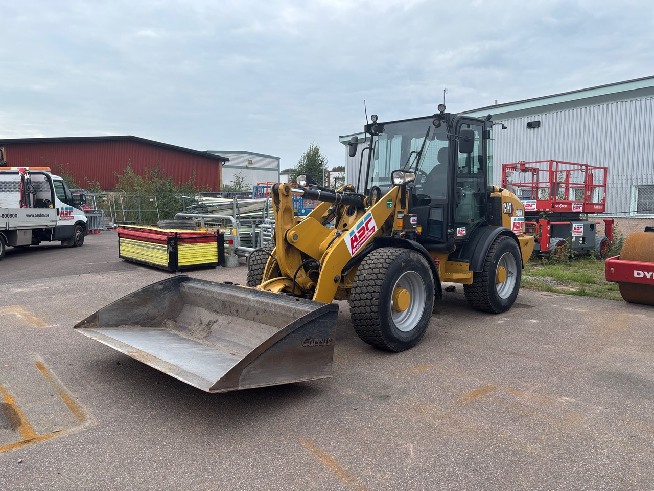 CAT 906M - اللودر بعجل: صورة 1 CAT 906M - اللودر بعجل: صورة 1