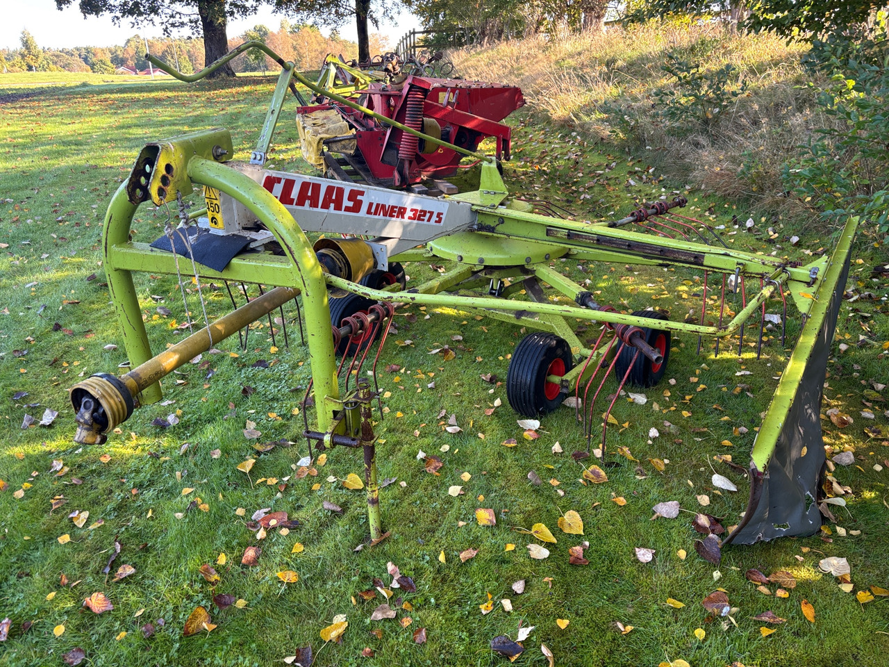 Claas Liner 327S - نشارة الدريس/ شوكة جرف: صورة 1 Claas Liner 327S - نشارة الدريس/ شوكة جرف: صورة 1