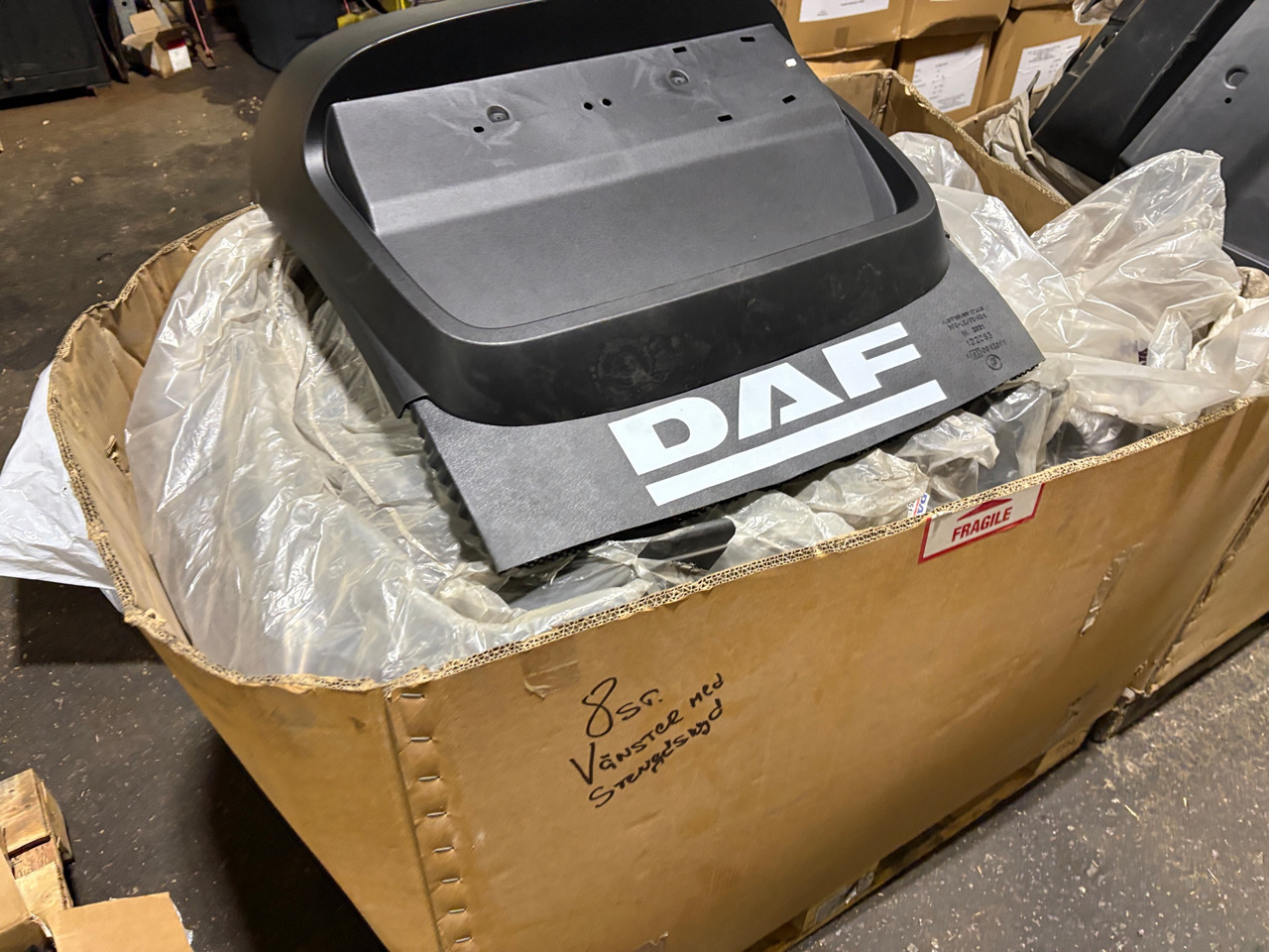 DAF - هيكل السيارة الخارجية - شاحنة: صورة 1 DAF - هيكل السيارة الخارجية - شاحنة: صورة 1