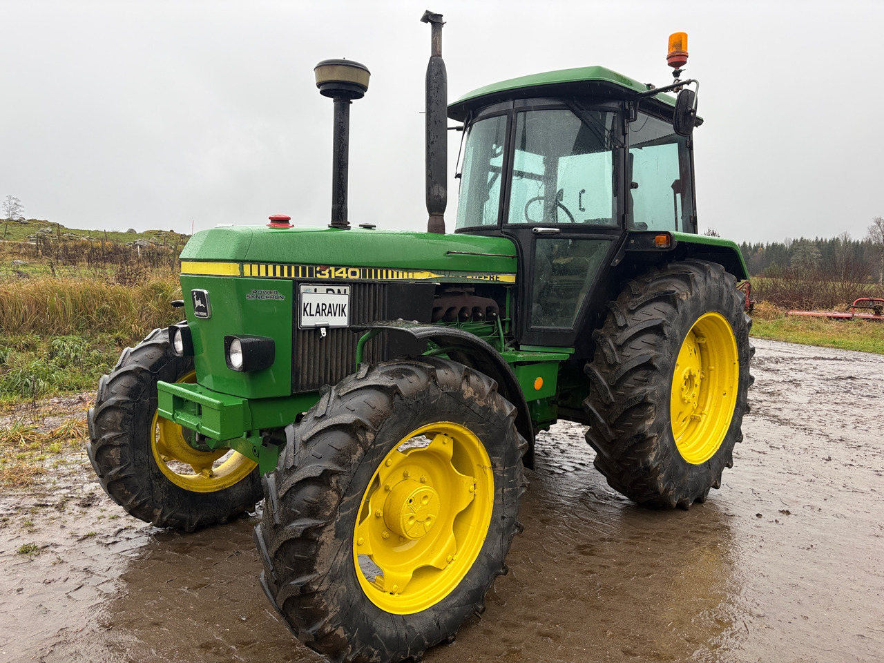 John Deere 3140 MFWD - جرار: صورة 1 John Deere 3140 MFWD - جرار: صورة 1