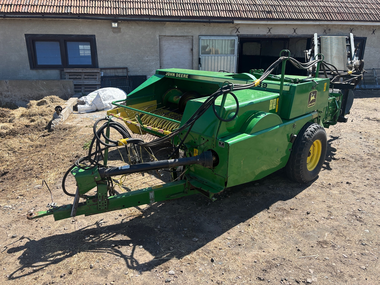 John Deere 459 - آلة بالات دائرية: صورة 1 John Deere 459 - آلة بالات دائرية: صورة 1