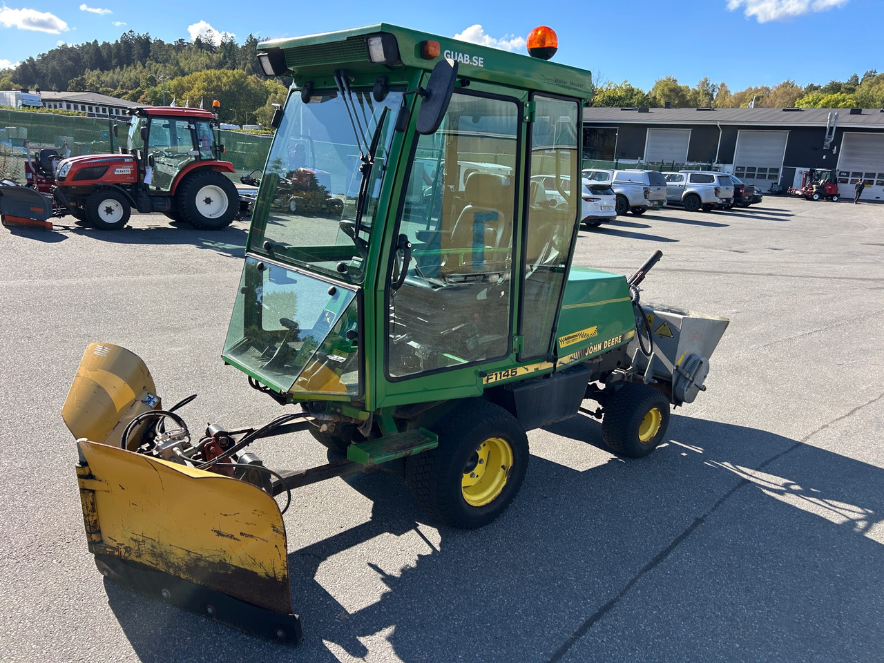 John Deere F1145 - جرار: صورة 1 John Deere F1145 - جرار: صورة 1