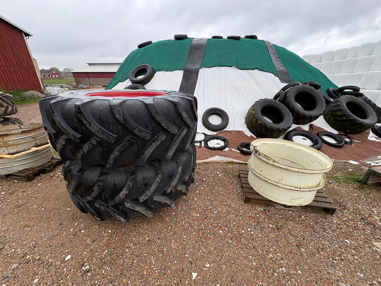 Kleber Super 15 - إطارات - آلات زراعية: صورة 1 Kleber Super 15 - إطارات - آلات زراعية: صورة 1