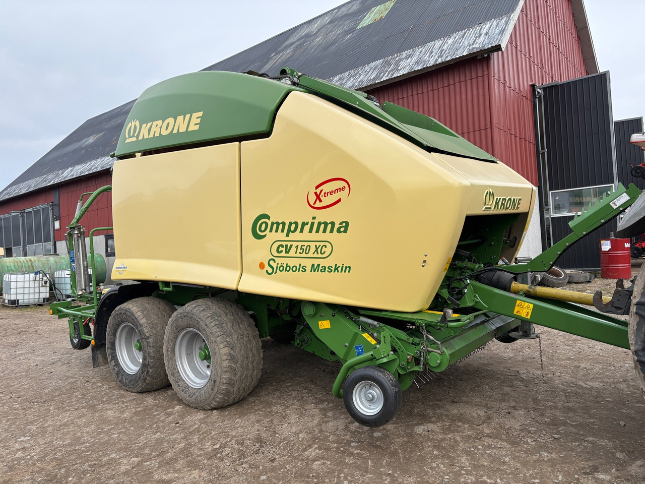 Krone Comprima CV 150 XC - آلة بالات دائرية: صورة 1 Krone Comprima CV 150 XC - آلة بالات دائرية: صورة 1