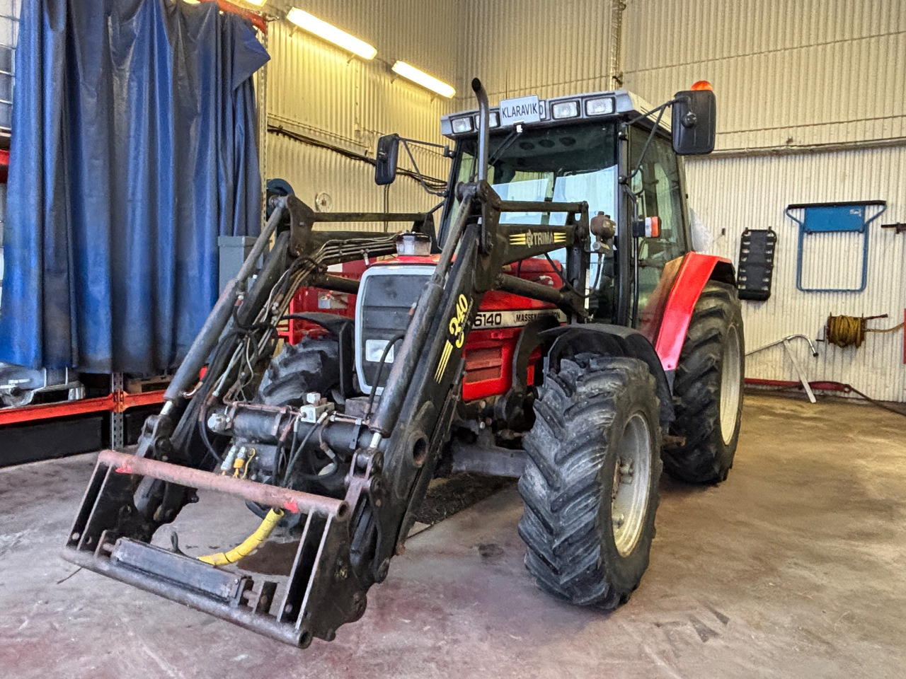 Massey Ferguson 6140 - جرار: صورة 1 Massey Ferguson 6140 - جرار: صورة 1