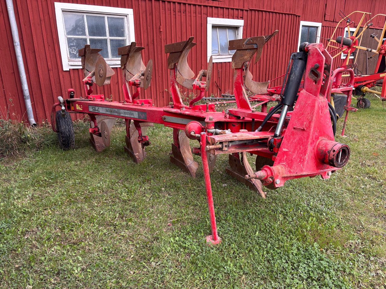 Massey Ferguson 715-4AX - محراث: صورة 1 Massey Ferguson 715-4AX - محراث: صورة 1