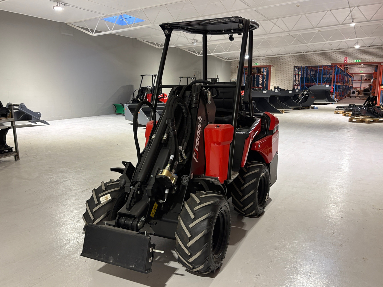 Neomach Nova X30 - اللودر بعجل: صورة 1 Neomach Nova X30 - اللودر بعجل: صورة 1